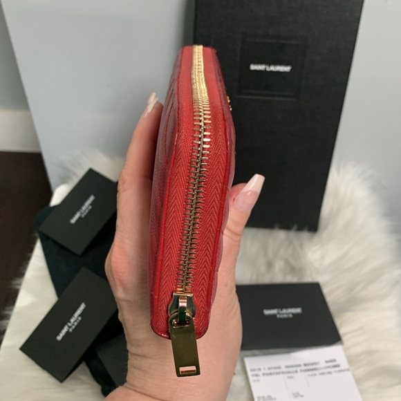 Authentic YSL Cassandre zip around wallet - Picture 7 of 17